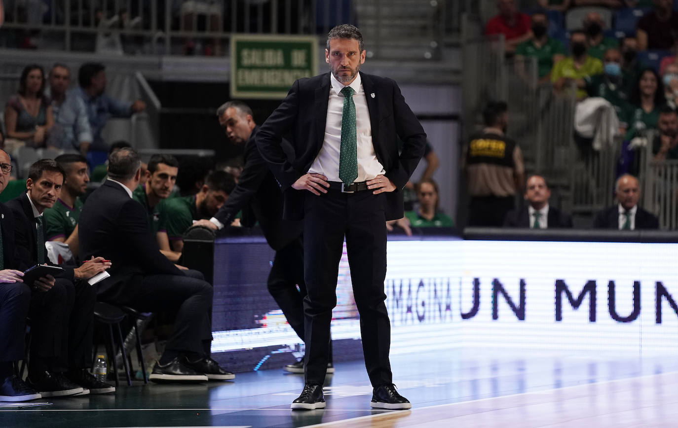 El Unicaja pierde en casa con el Baxi Manresa (95-100). 