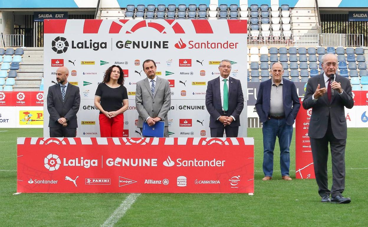 Foto de autoridades durante la presentación este viernes. 