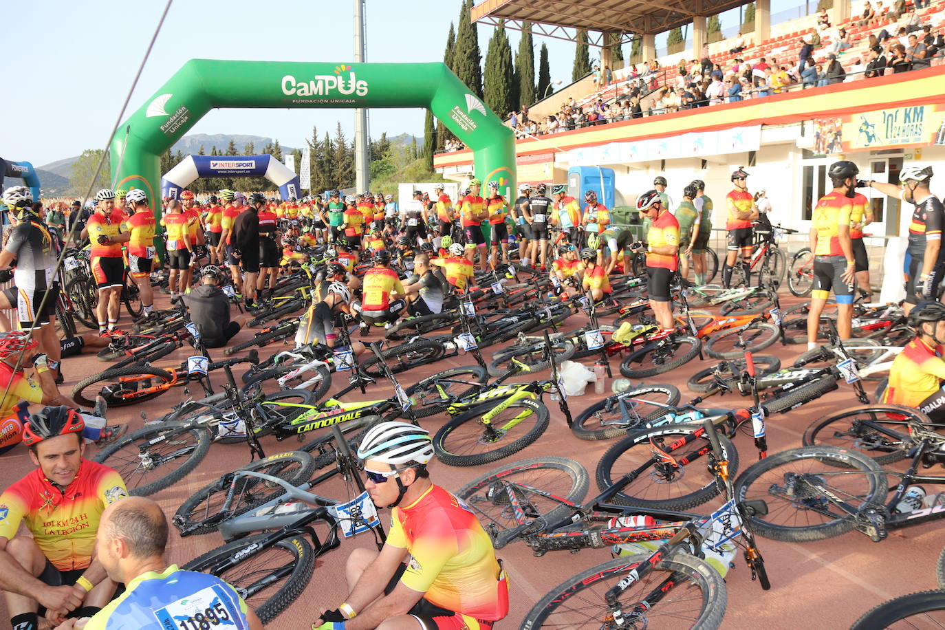 9.000 deportistas, a pie y en bicicleta, participan en el mítico evento que se empieza y termina en Ronda y que pasa también por Arriate, Alcalá del Valle, Setenil de las Bodegas, Montejaque y Benaoján