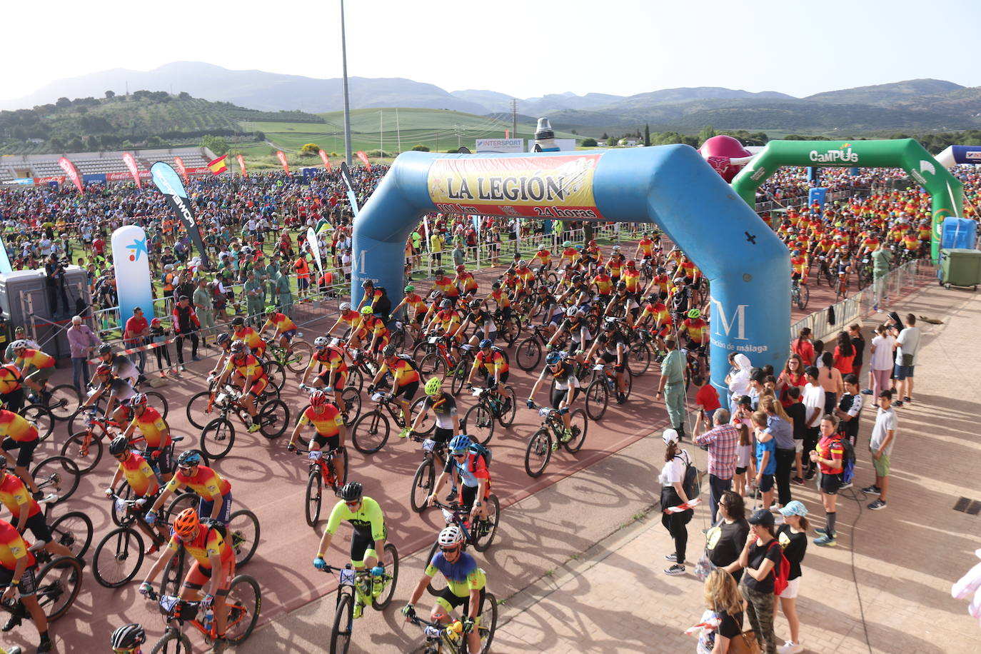 9.000 deportistas, a pie y en bicicleta, participan en el mítico evento que se empieza y termina en Ronda y que pasa también por Arriate, Alcalá del Valle, Setenil de las Bodegas, Montejaque y Benaoján