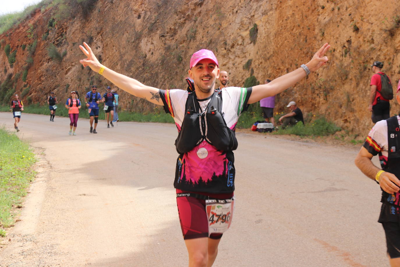 9.000 deportistas, a pie y en bicicleta, participan en el mítico evento que se empieza y termina en Ronda y que pasa también por Arriate, Alcalá del Valle, Setenil de las Bodegas, Montejaque y Benaoján