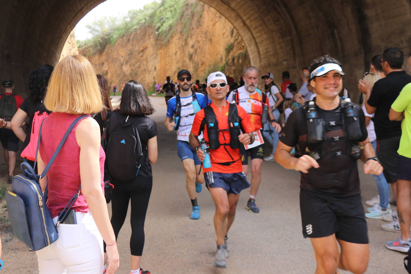 9.000 deportistas, a pie y en bicicleta, participan en el mítico evento que se empieza y termina en Ronda y que pasa también por Arriate, Alcalá del Valle, Setenil de las Bodegas, Montejaque y Benaoján