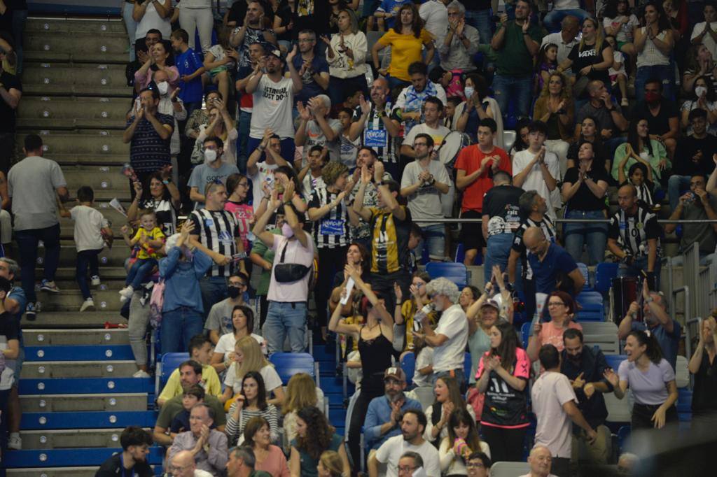 El Carpena batió un récord de espectadores en un partido de balonmano femenino en España 
