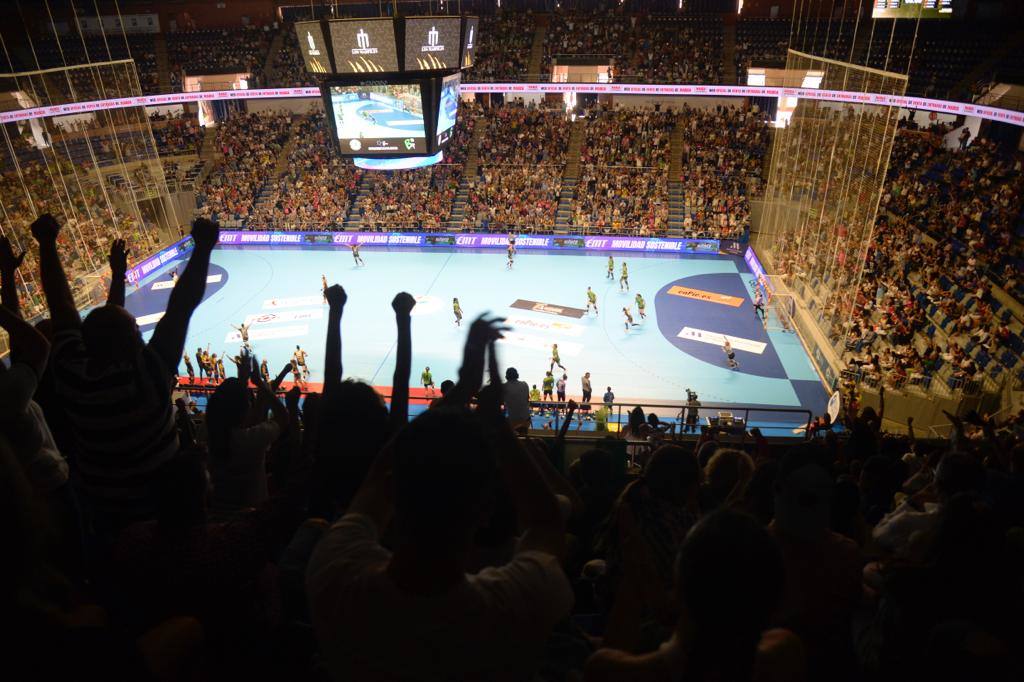 El Carpena batió un récord de espectadores en un partido de balonmano femenino en España 