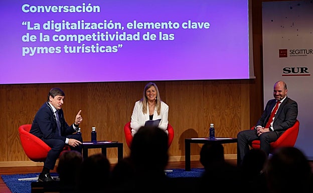 Enrique Martínez Marín, Pilar Martínez y Jonathan 