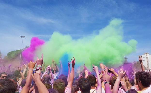 Carrera de Color en la Playa, en Torre del Mar.