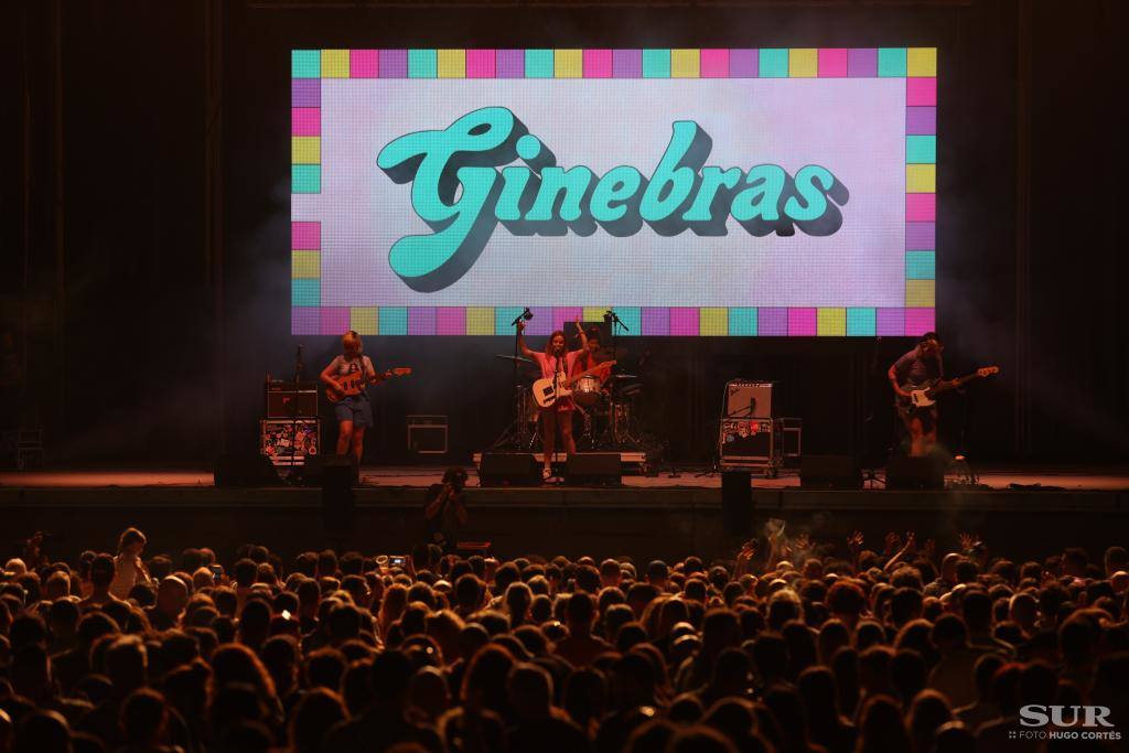 Ginebras y Nil Moliner, durante su actuación del sábado