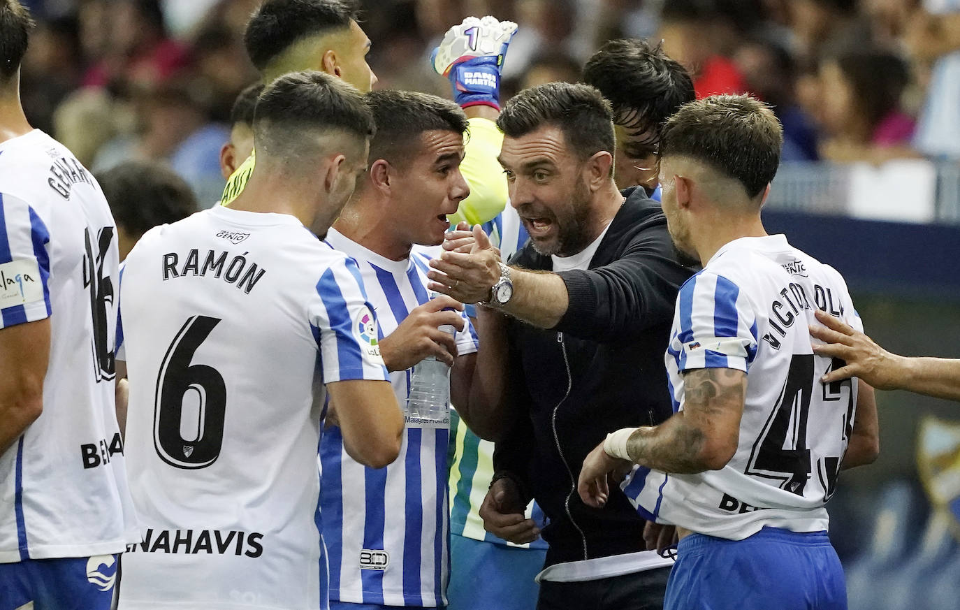 El Málaga pierde con el Burgos en La Rosaleda (0-1). 