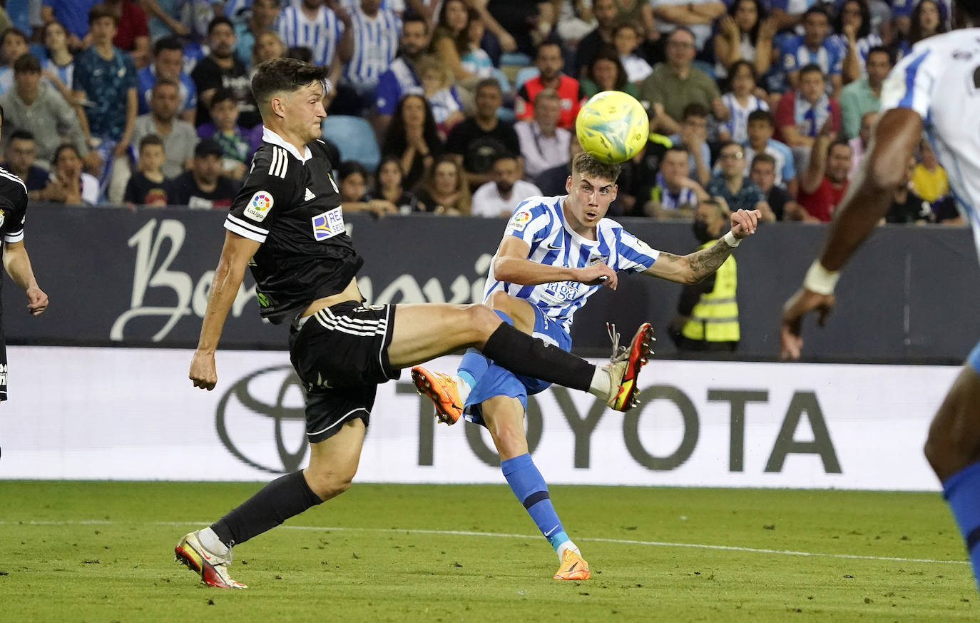 El Málaga pierde con el Burgos en La Rosaleda (0-1). 