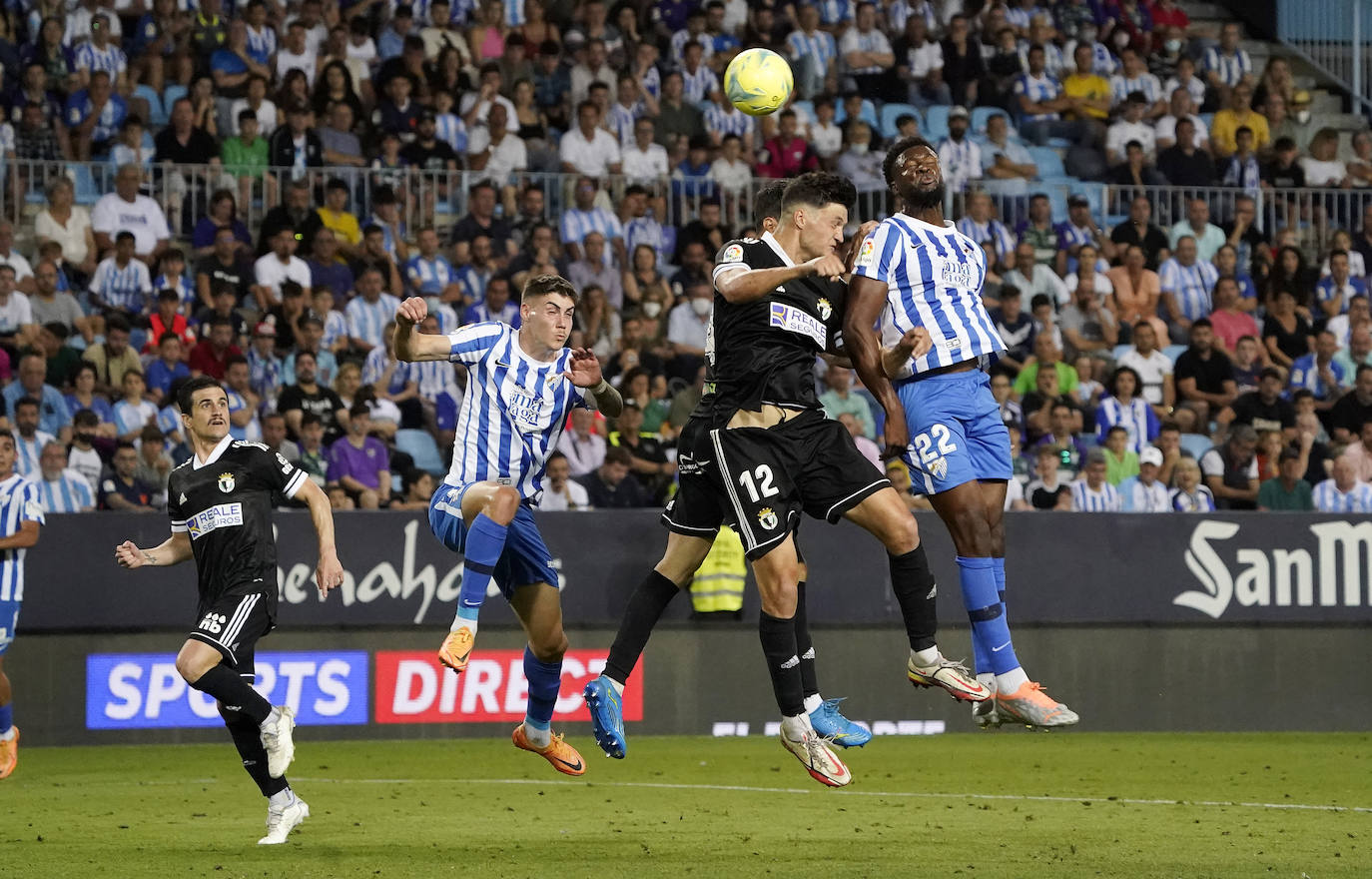 El Málaga pierde con el Burgos en La Rosaleda (0-1). 