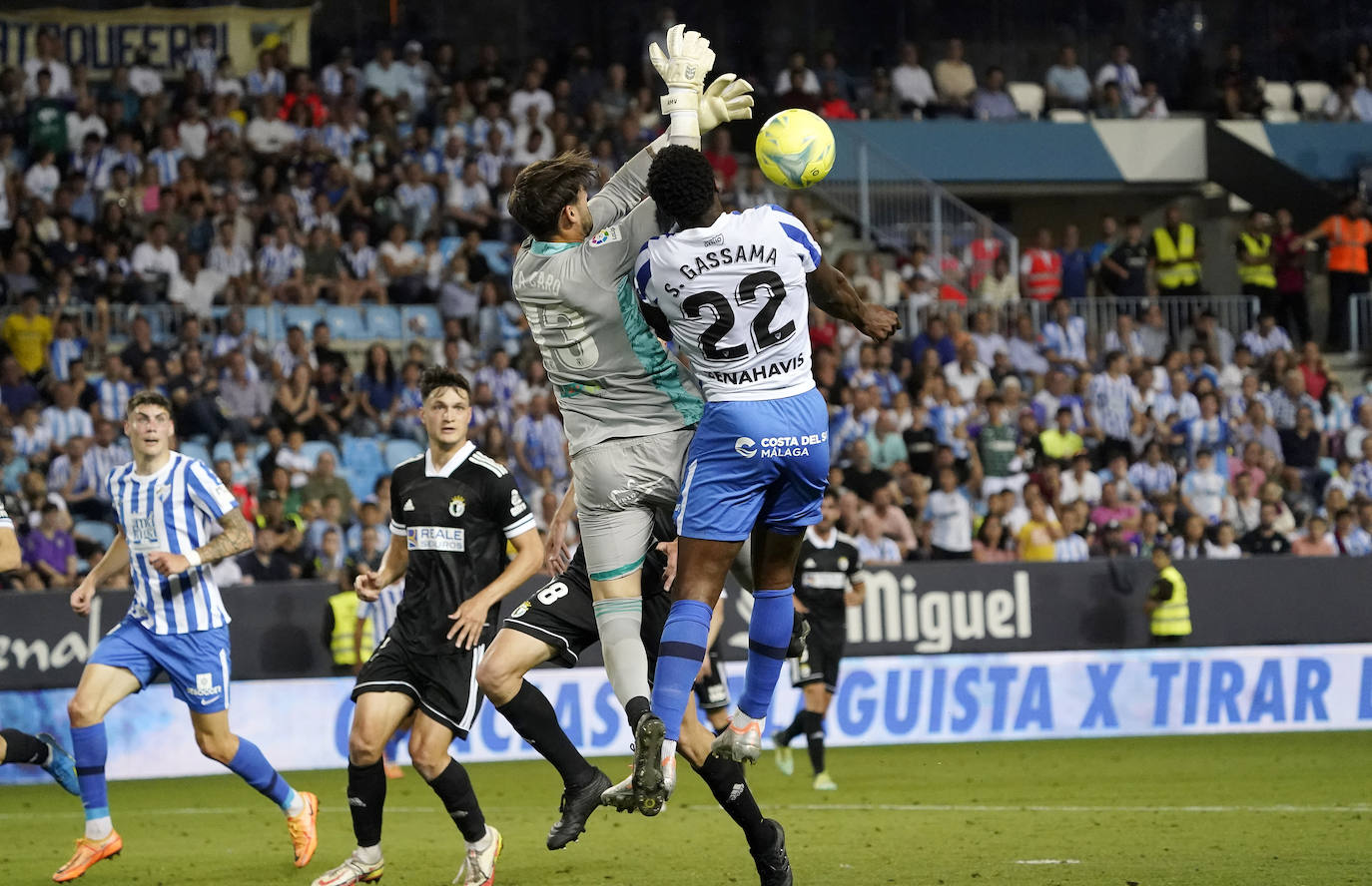 El Málaga pierde con el Burgos en La Rosaleda (0-1). 