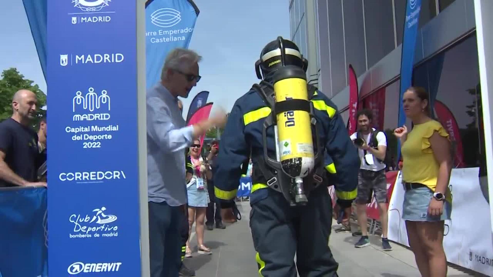 VI Carrera Vertical de Bomberos del Ayuntamiento de Madrid en la Torre Emperador Castellana