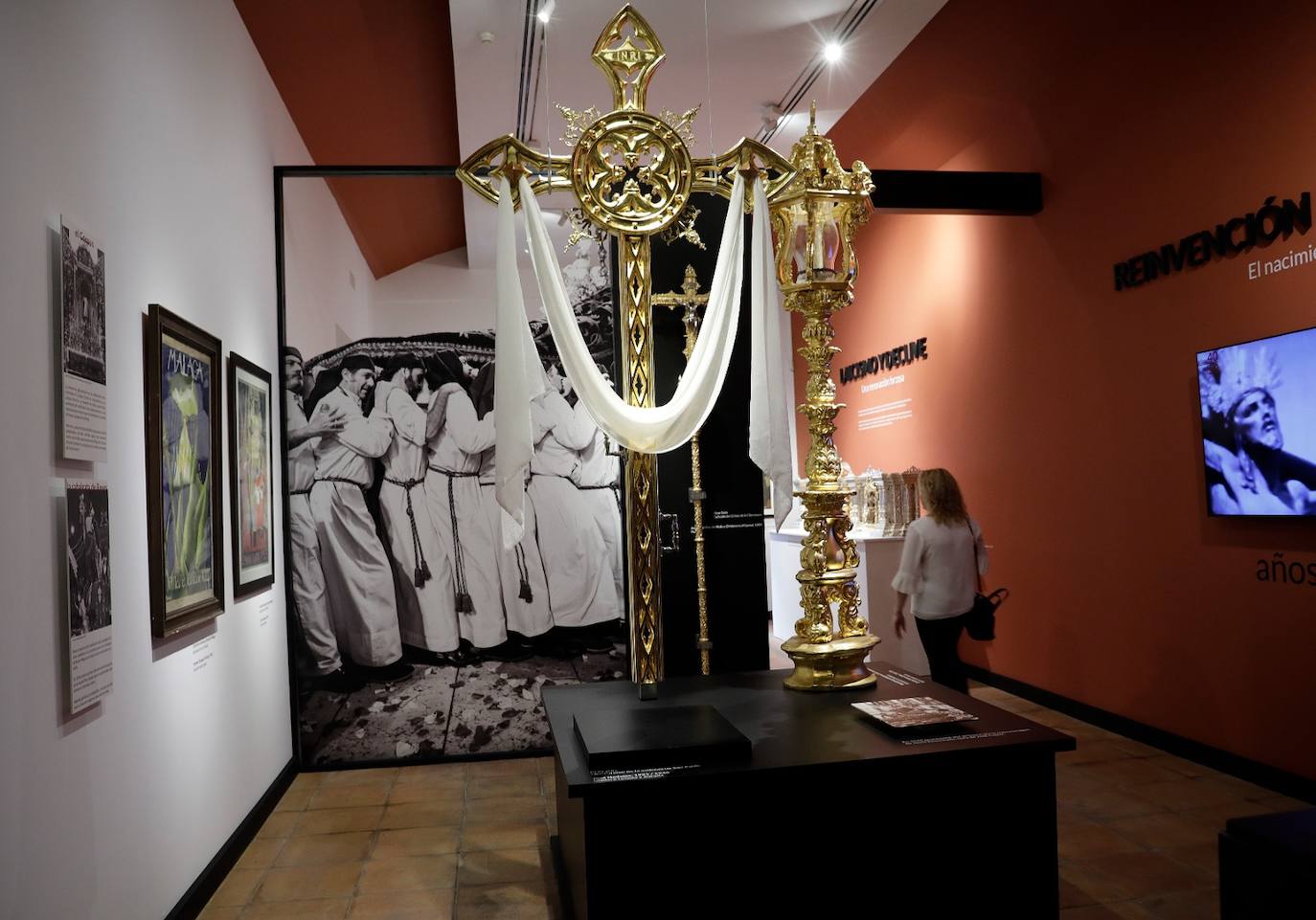 La última exposición por el centenario de la Agrupación de Cofradías podrá visitarse hasta finales de julio. 