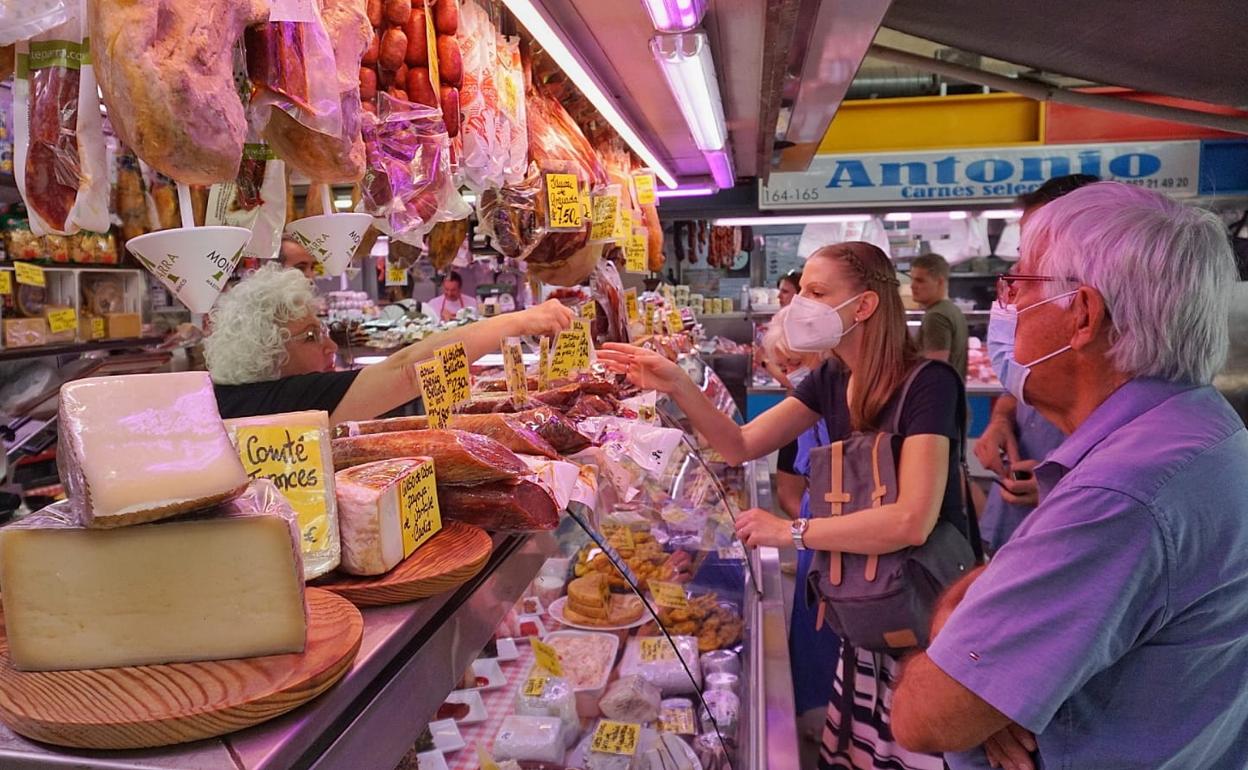 El precio de los alimentos en Málaga crece a un ritmo vertiginoso. 