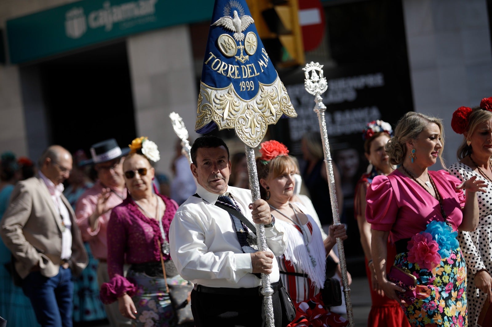 Los romeros han emprendido la marcha hacia Huelva este sábado 28 de mayo tras la misa oficiada a las 8.00 horas en la parroquia de la Santísima Trinidad, templo donde se encuentra establecida la corporación desde 2019.