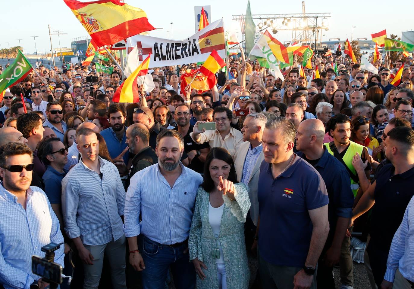 Vox congregó a sus simpatizantes en Muelle Uno. 