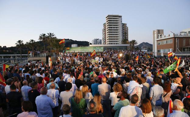 El acto congregó a centenares de personas en Muelle Uno.