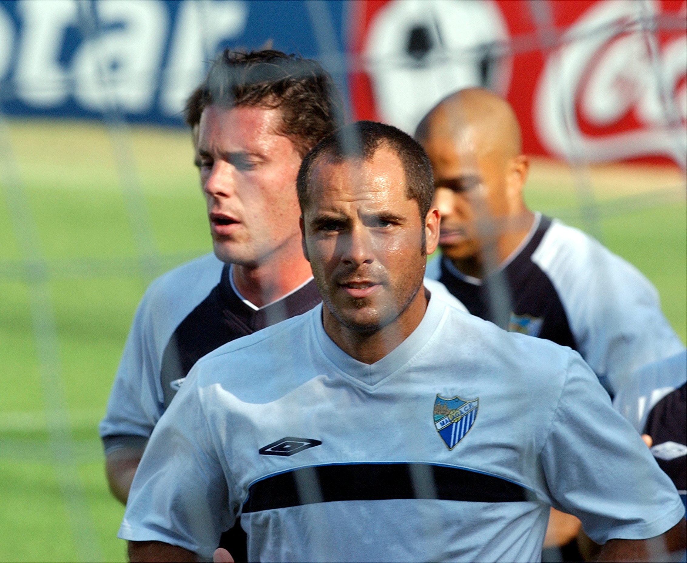 El pasado malaguista del preparador físico Marcos Álvarez, en fotos. El técnico que pretende traer de vuelta el club blanquiazul para sumarse al equipo de trabajo de Guede es un viejo conocido en La Rosaleda y dejó huella en su primera etapa en el Málaga junto a Juande Ramos y Muñiz en la temporada 03-04.