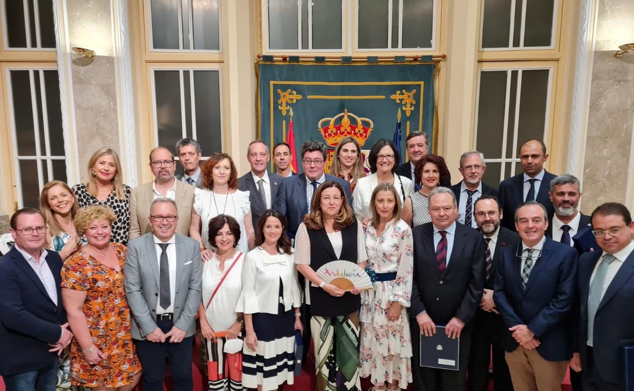 Directores y directoras de los institutos históricos andaluces, con la viceconsejera de Educación, María del Carmen Castillo, en el Ministerio. 