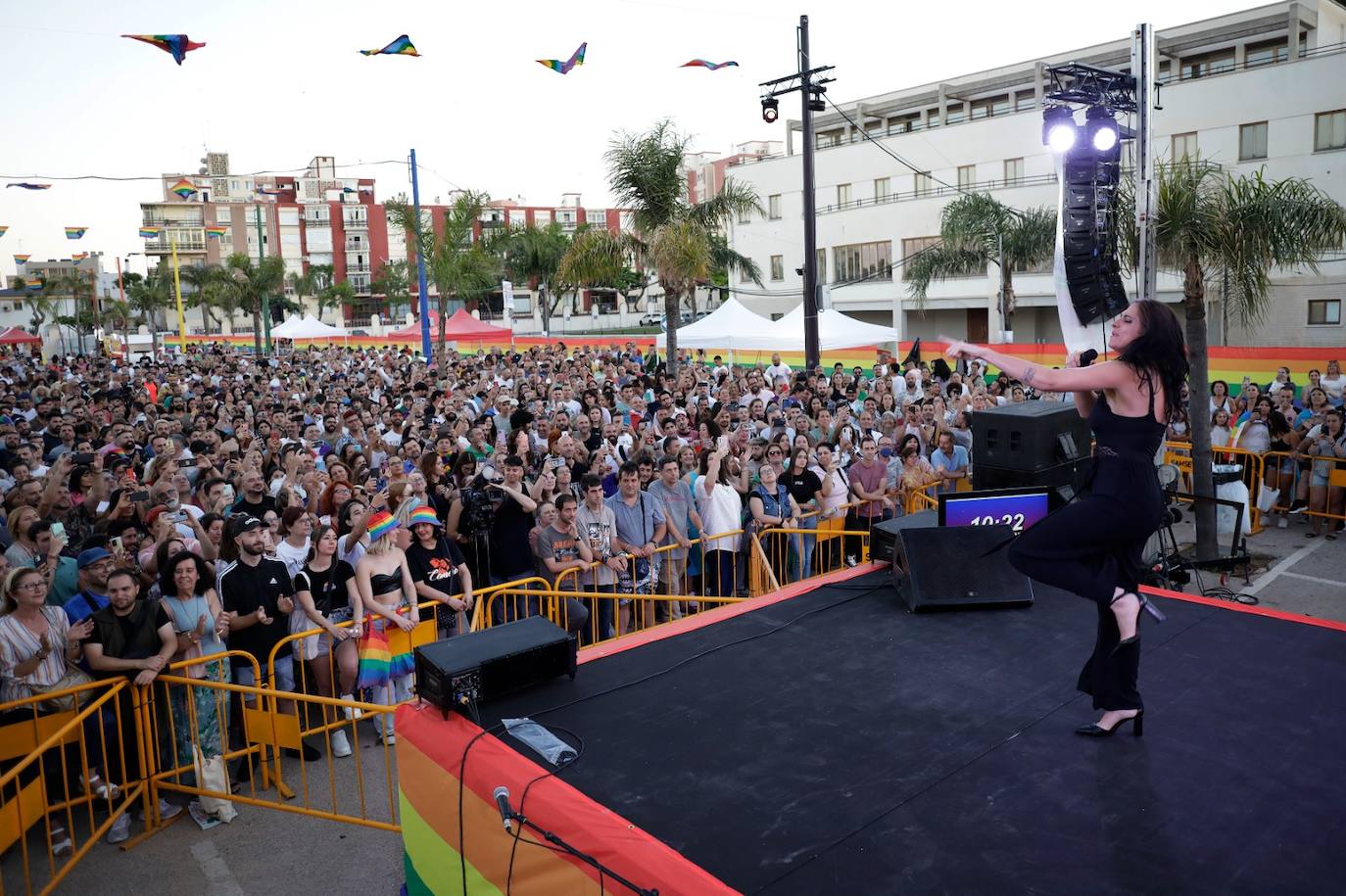 Ambiente festivo y reivindicativo en el Orgullo de Torremolinos 