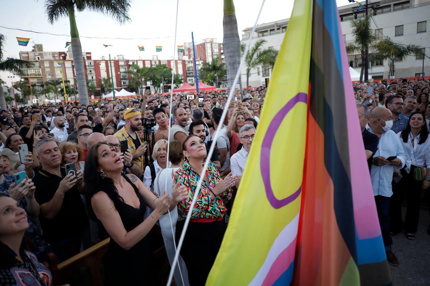 Ambiente festivo y reivindicativo en el Orgullo de Torremolinos 