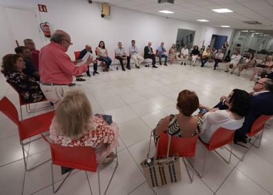 Imagen secundaria 1 - La charla de este martes en la Redacción de SUR. 