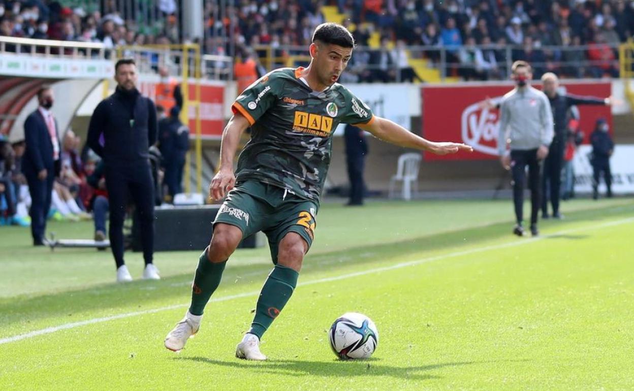 Juanfran Moreno, posible fichaje del Málaga, durante un partido con el Alanyaspor de Turquía.