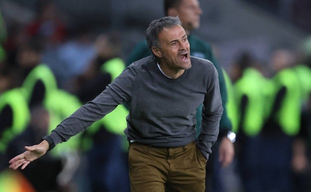 El seleccionador español, Luis Enrique Martínez, en el partido del jueves ante Suiza. 