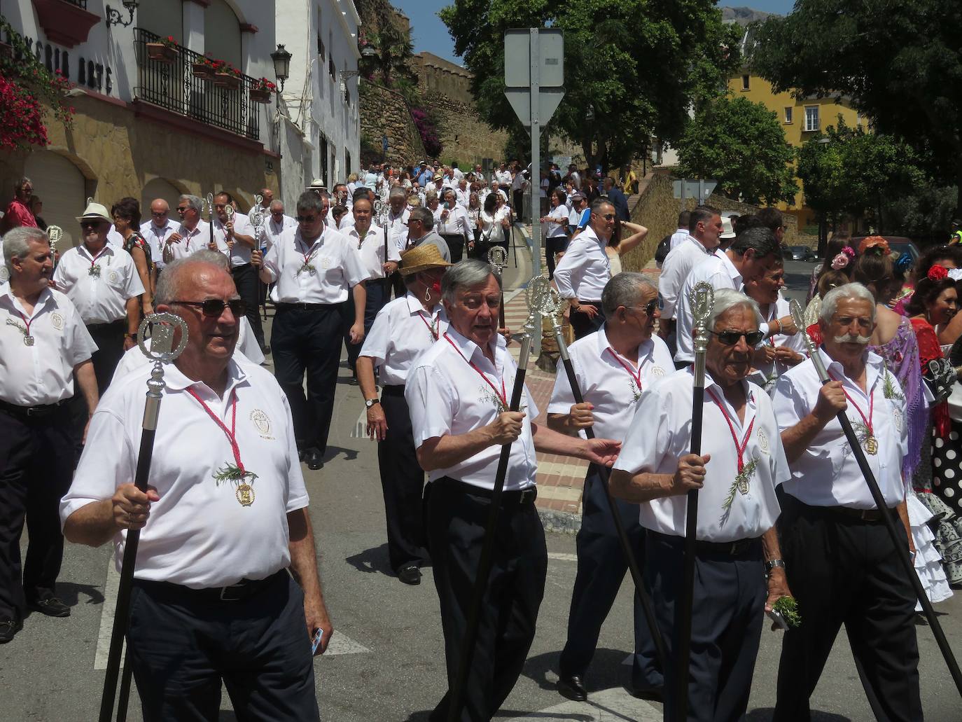 Procesión de San Bernabé por las calles de Marbella. 