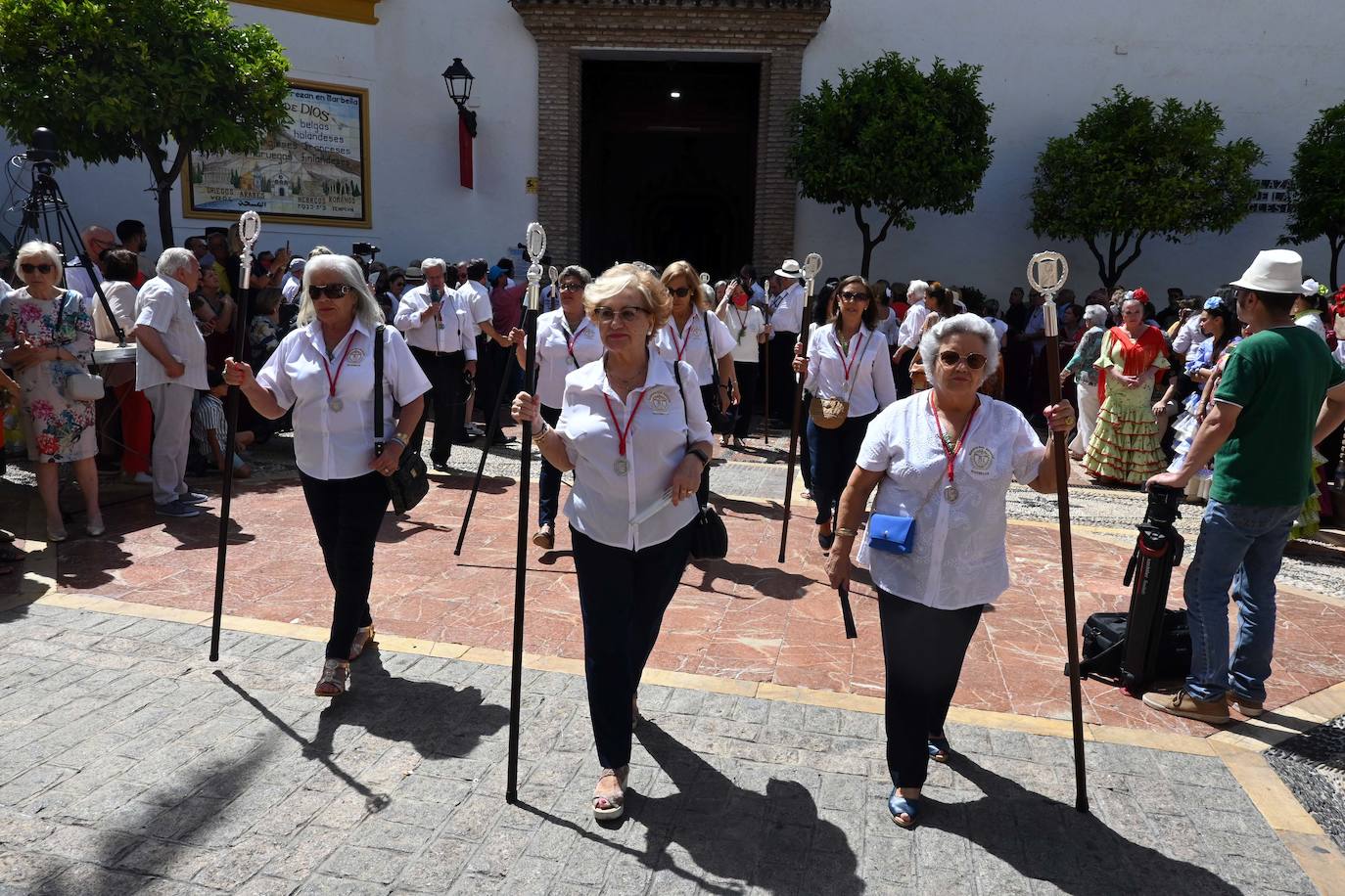 Procesión de San Bernabé por las calles de Marbella. 