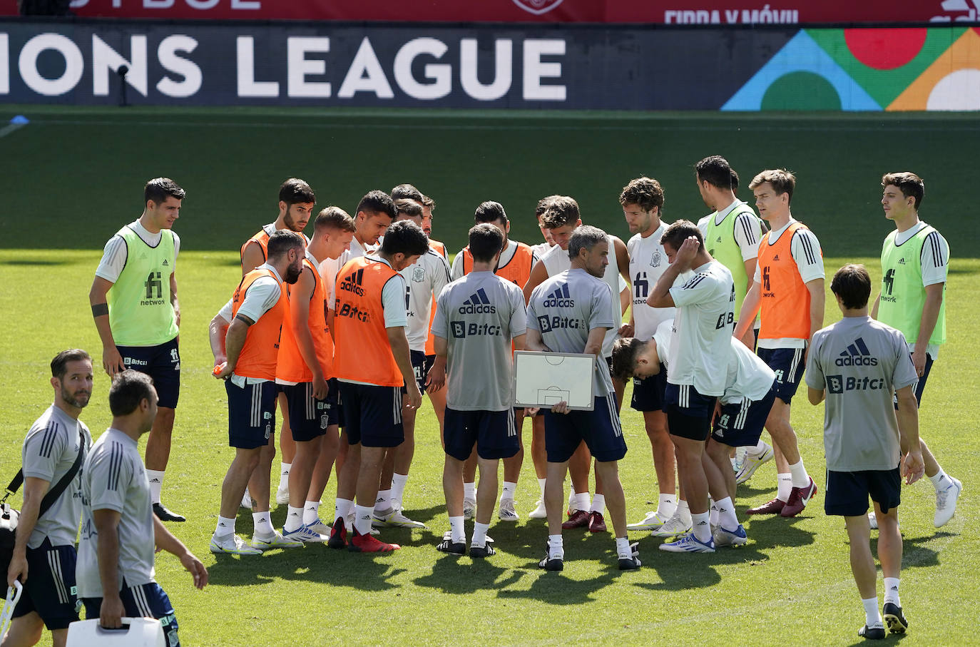 Fotos: El entrenamiento de la selección española en La Rosaleda en imágenes