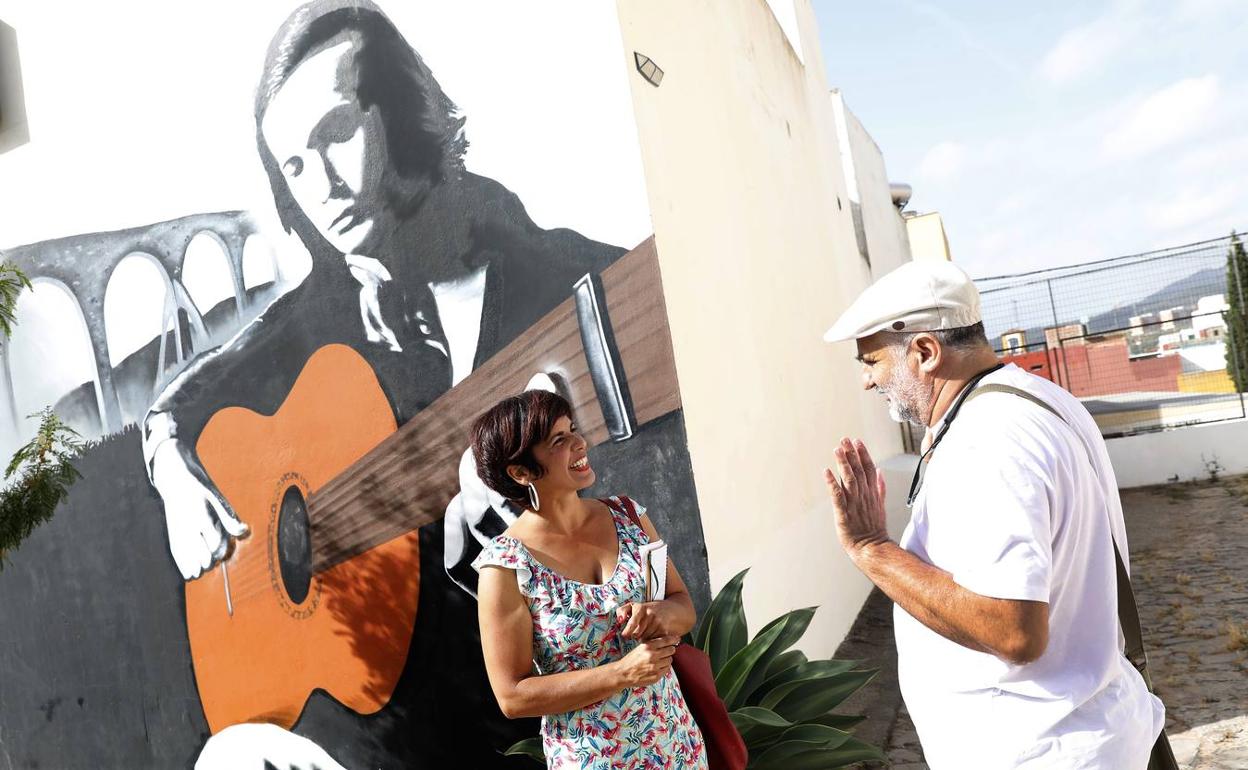 Teresa Rodríguez ha visitado este domingo el barrio natal de Paco de Lucía. 