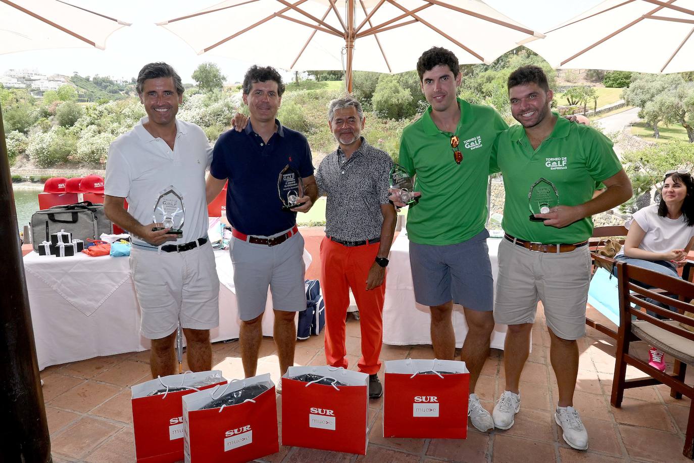 La cita congrega a18 empresas durante una jornada de deporte al aire libre que sirve como punto común para establecer nuevas relaciones, fomentando el 'networking' entre las entidades que son el motor de la economía de la zona. 