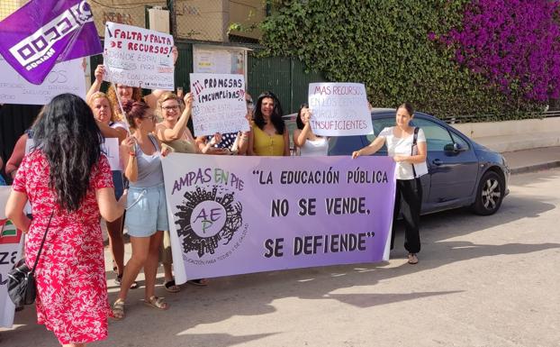 Carmen Máximo, en la protesta con la retomó la actividad en la jornada de resaca electoral. 