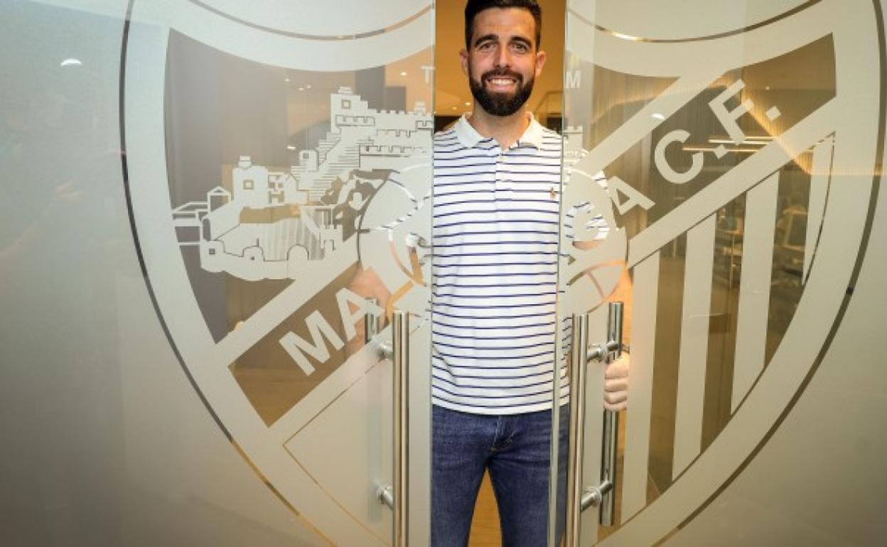 Toni Mengual, en las oficinas de La Rosaleda. 