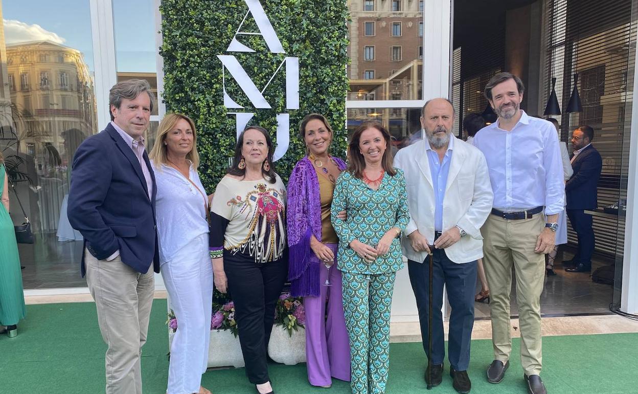 Carlos Bueno, Stella Ritwagen, Cristina Armenteros, Elisa Mata, Lourdes Fernández, Javier Higueras y Antonio González. 