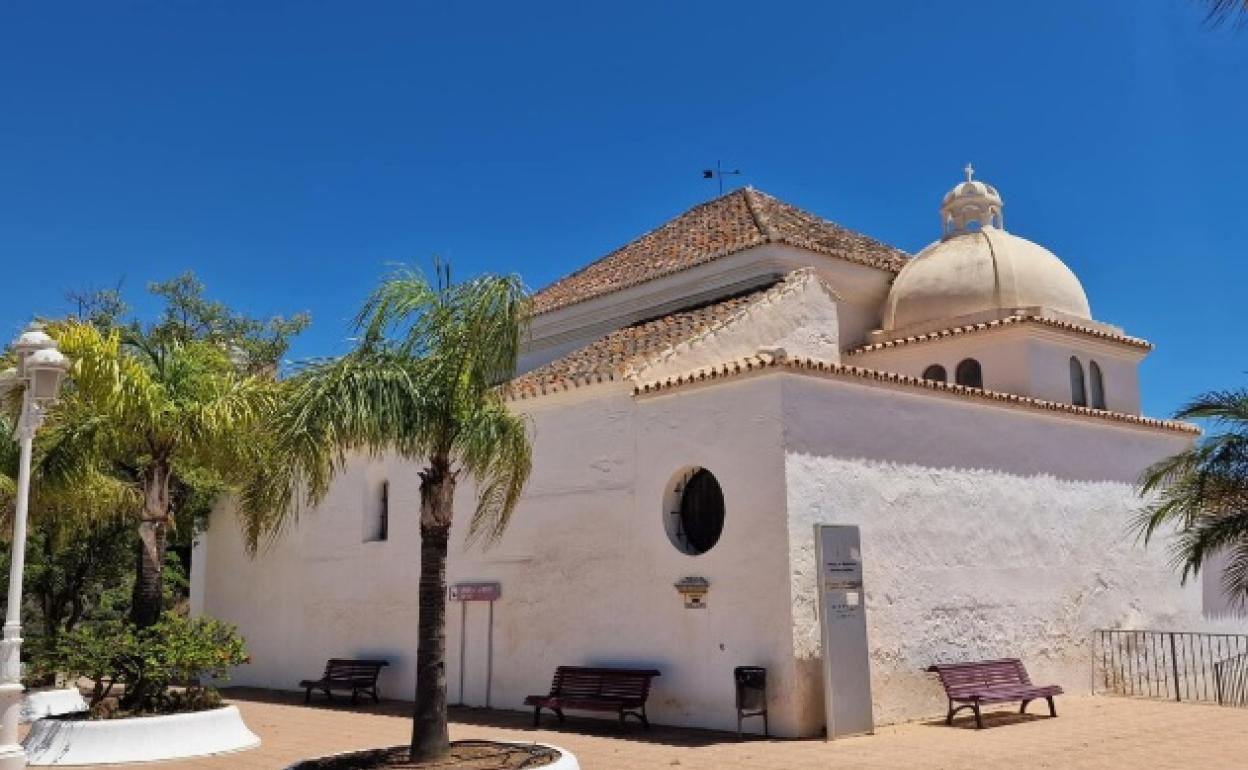 Imagen del exterior de la ermita de Nuestra Señora de las Nieves de Torrox. 