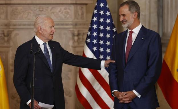 Biden y Felipe VI, en el Palacio Real. 