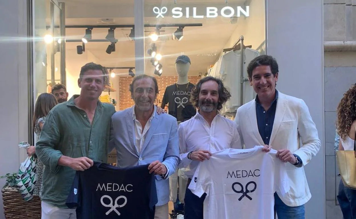 Paquito Navarro, Andrés Olivares, Andrés Puentes y Pablo López, con la camiseta de Silbon y MEDAC. 