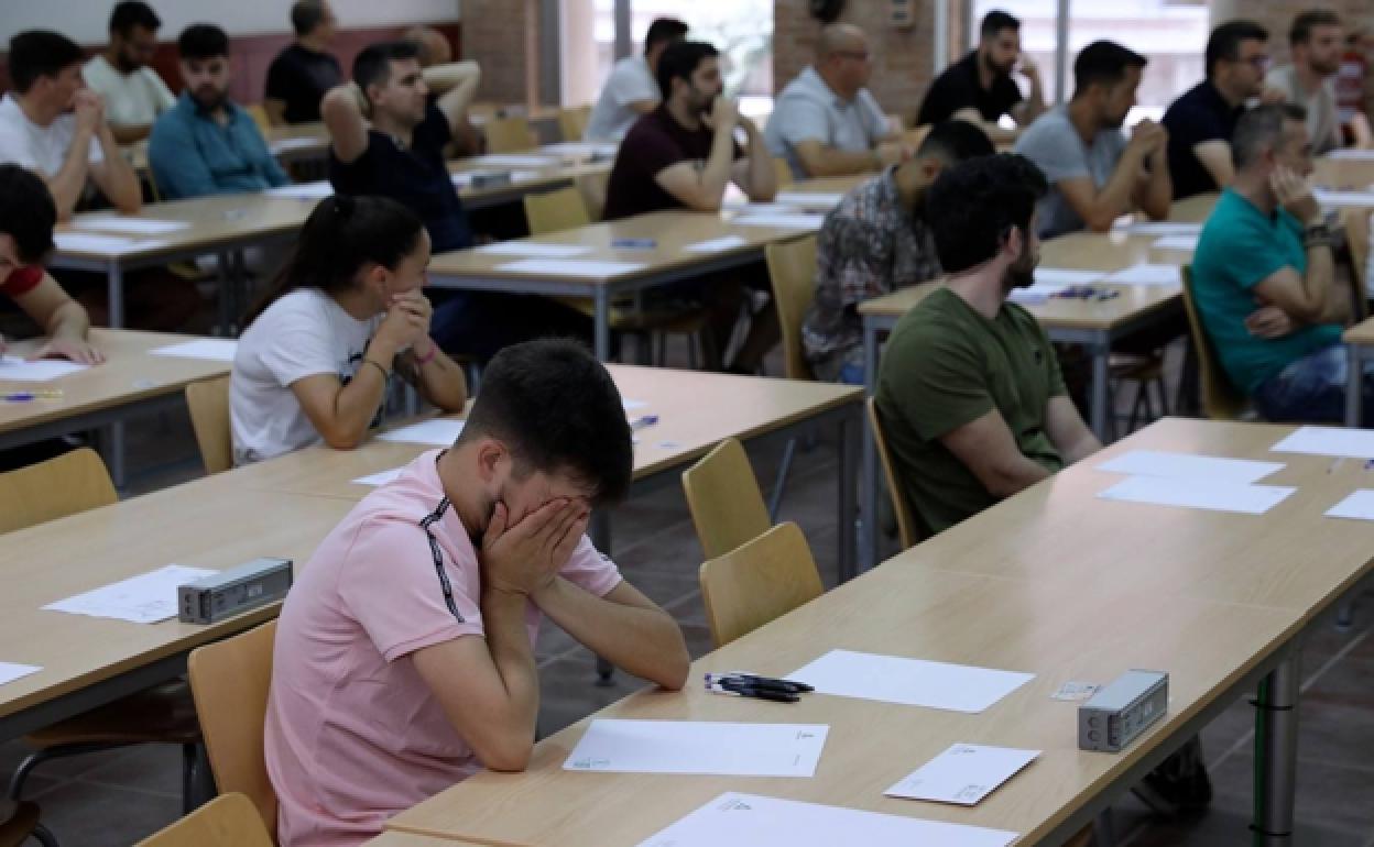 Opositores, en el examen del pasado sábado día 18. 