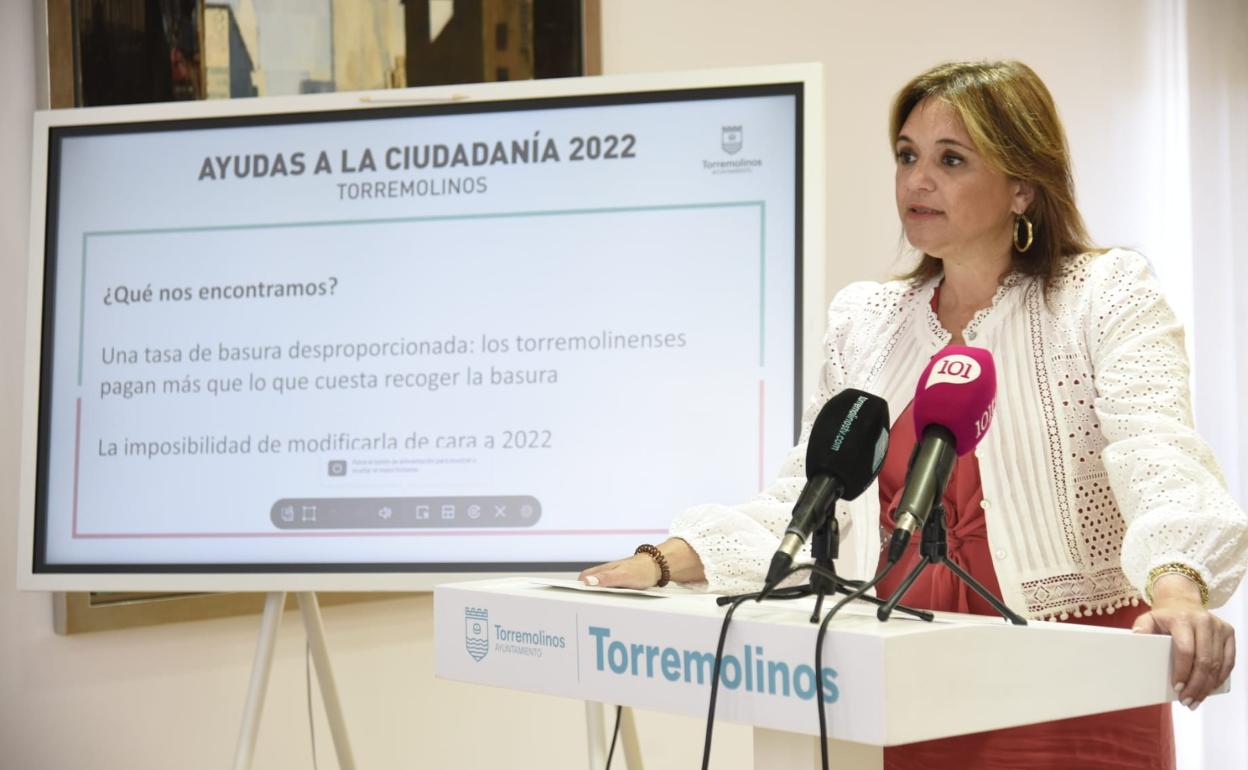 La alcaldesa, Margarita del Cid, durante la presentación de las ayudas a la ciudadanía.