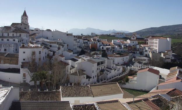 Vista panorámica del casco urbano, donde sobresale la iglesia de San Juan de Letrán. 