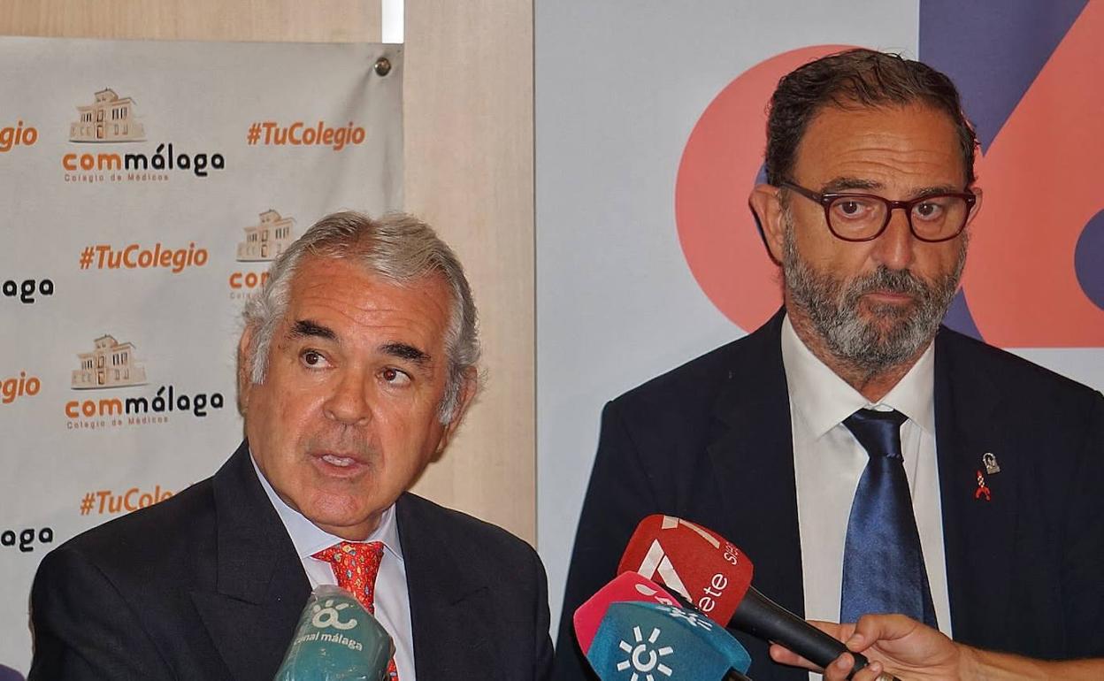 Pedro Navarro y Carlos Bautista, en el Colegio de Médicos. 