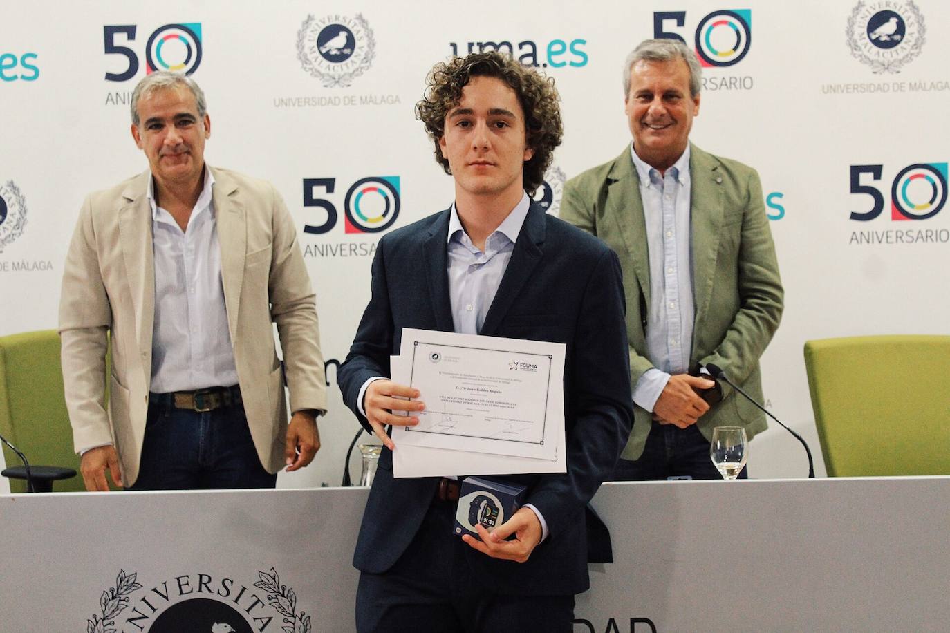 La Universidad premia a los diez alumnos con mejor nota de acceso en este curso. 