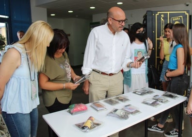 Imagen secundaria 1 - Presentación de los productos creados por los alumnos .SUR