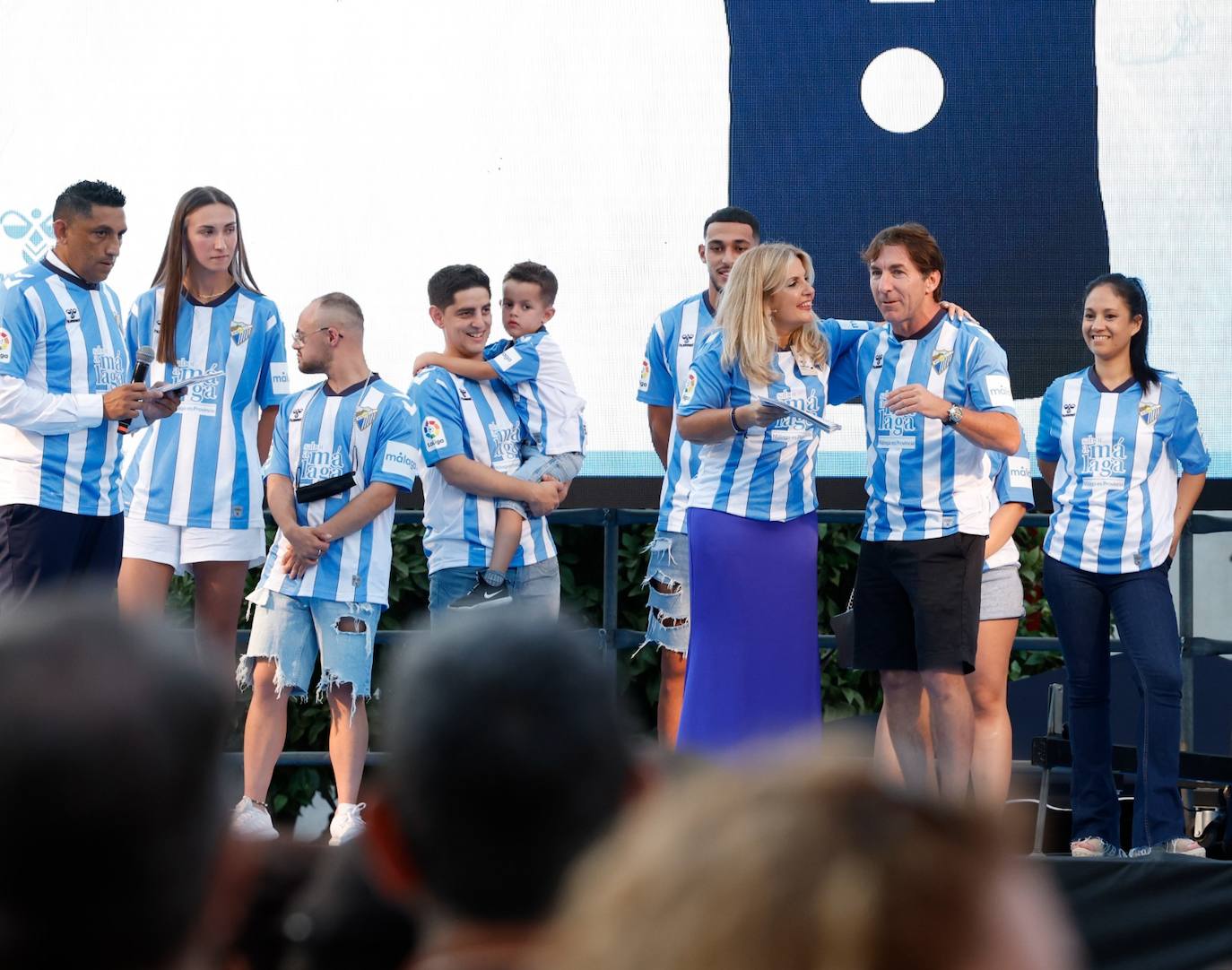 El Málaga desveló la que será la camiseta de su primera equipación 