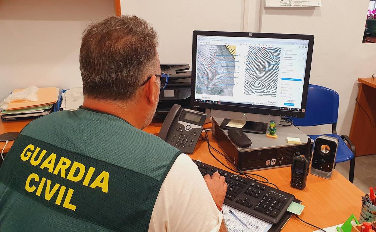 La Guardia Civil detiene a dos personas por robos en viviendas y locales comerciales de Mijas y Cuevas Bajas