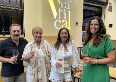 Imagen secundaria 1 - En la primera foto, Carlos Pérez, Diego García, Raquel Cáceres, Inmaculada Domínguez y Miguel Rueda, durante el encuentro en Vertical. En la segunda, Juan Cortés, Paqui Barrero, Ana Sendra y Cristina Mateos. En la última, Andrés Muñoz y Francisco Giraldo. 