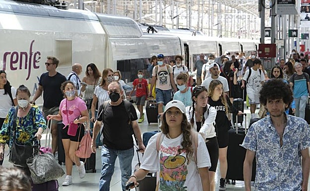 Renfe refuerza el AVE de Madrid a Málaga con dos salidas más tras la avalancha de críticas