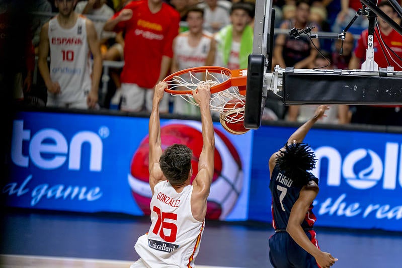 Fotos: El Carpena vibra con España en la final del Mundial sub-17